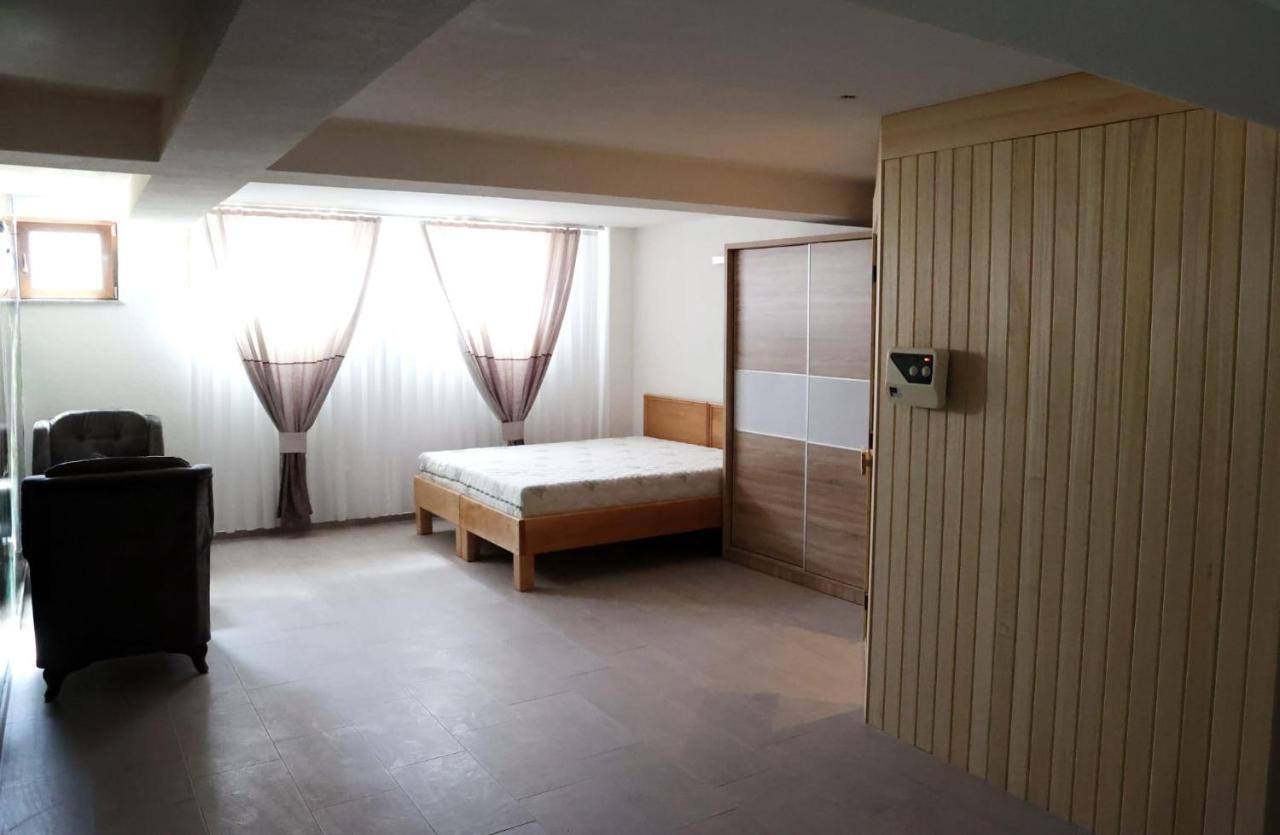 Hotel Inn Πρίζρεν Εξωτερικό φωτογραφία
