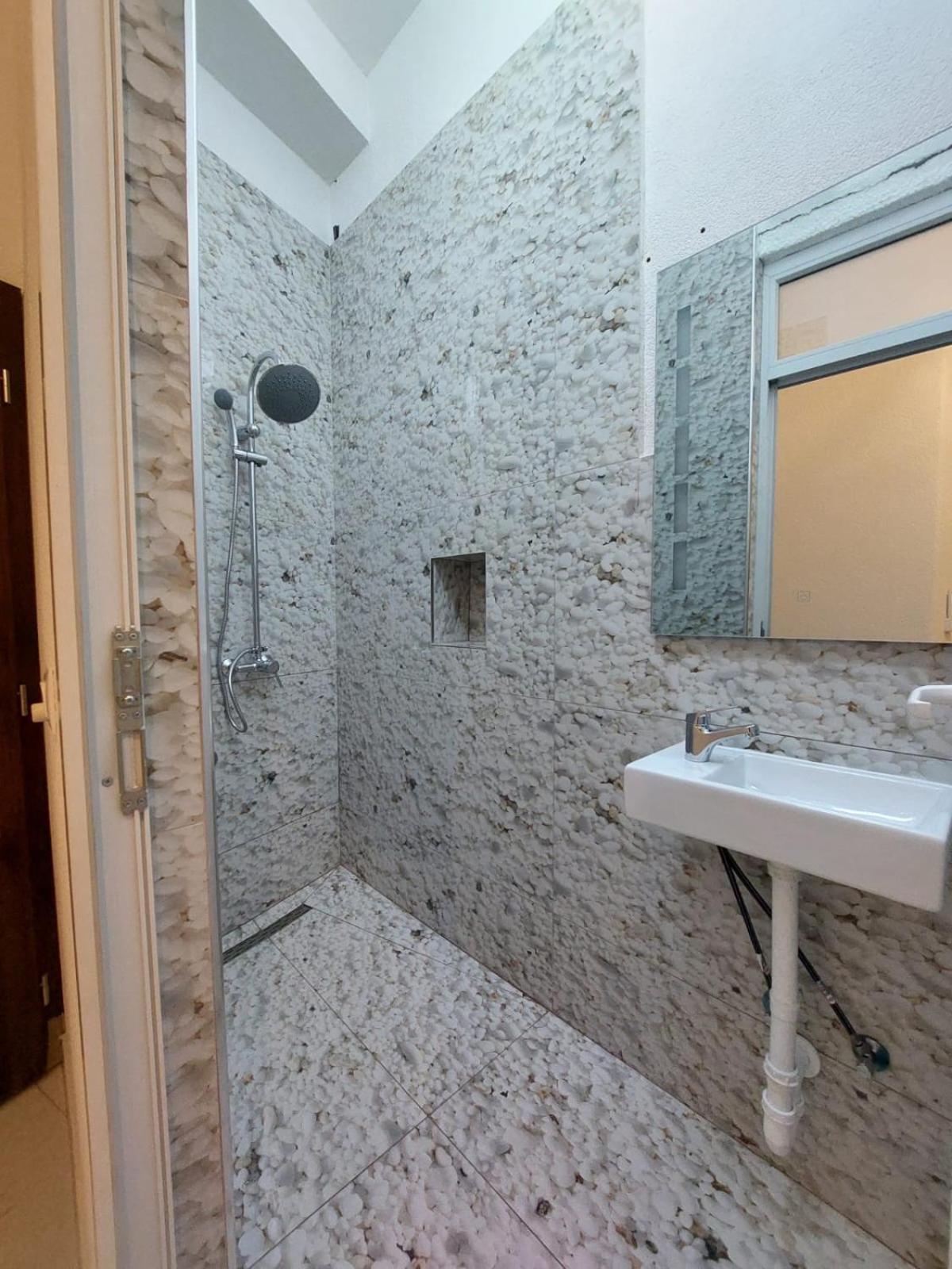 Hotel Inn Πρίζρεν Εξωτερικό φωτογραφία